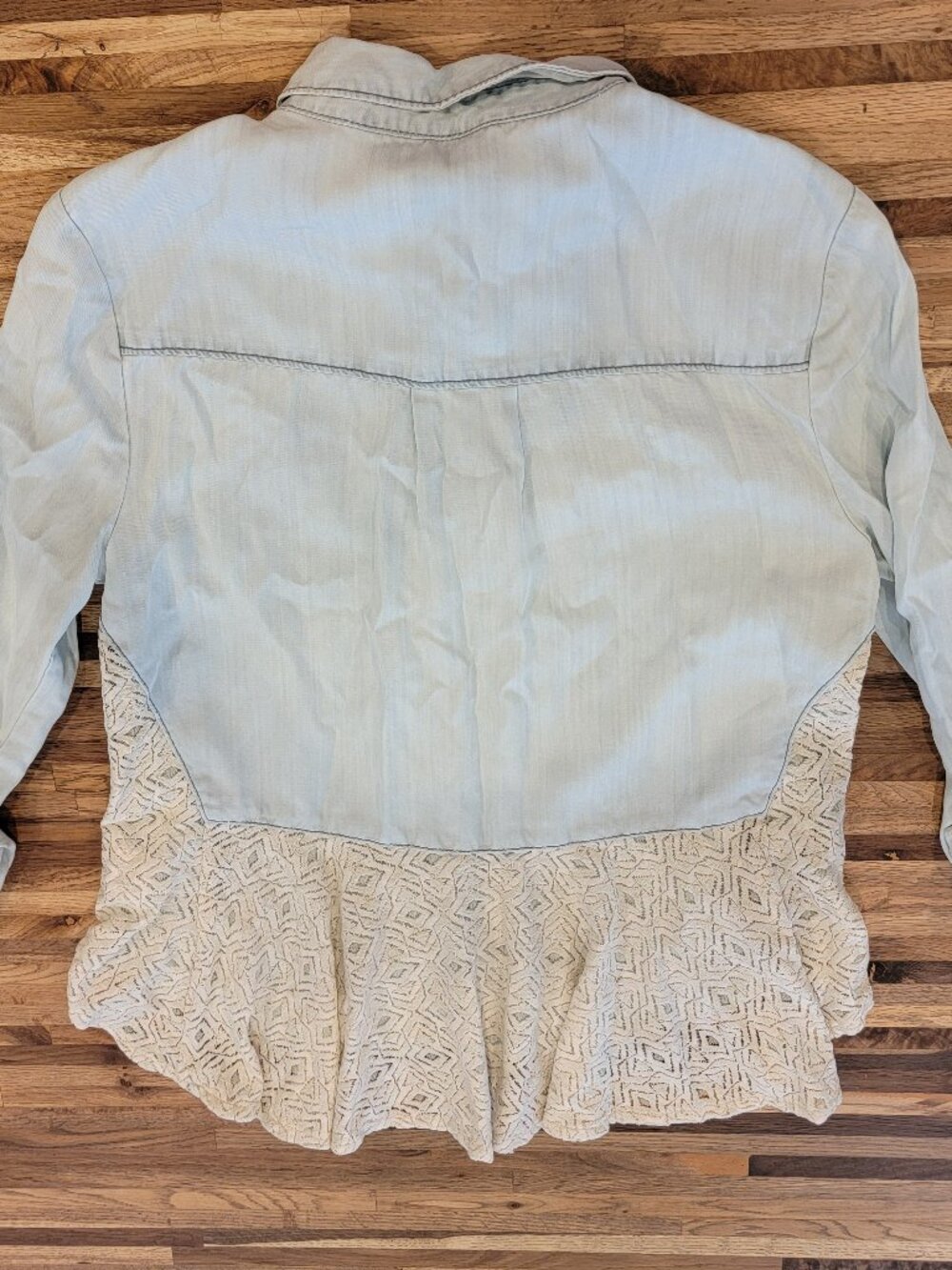 Holding Horses for Anthropologie lace hem tencel denim shirt roll tab - Picture 3 of 12